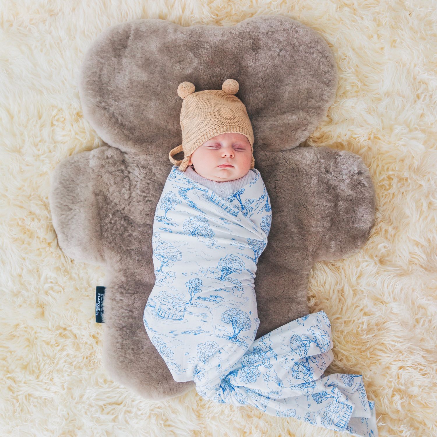 FLATOUTbear Rug Latte - Image 5